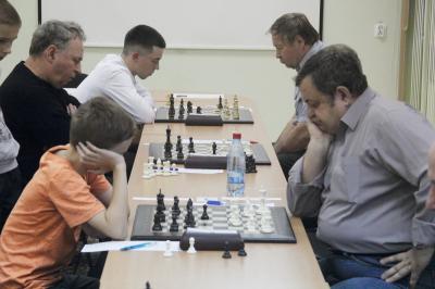 Сильнейшие рязанские шахматисты начали спор за награды чемпионата области